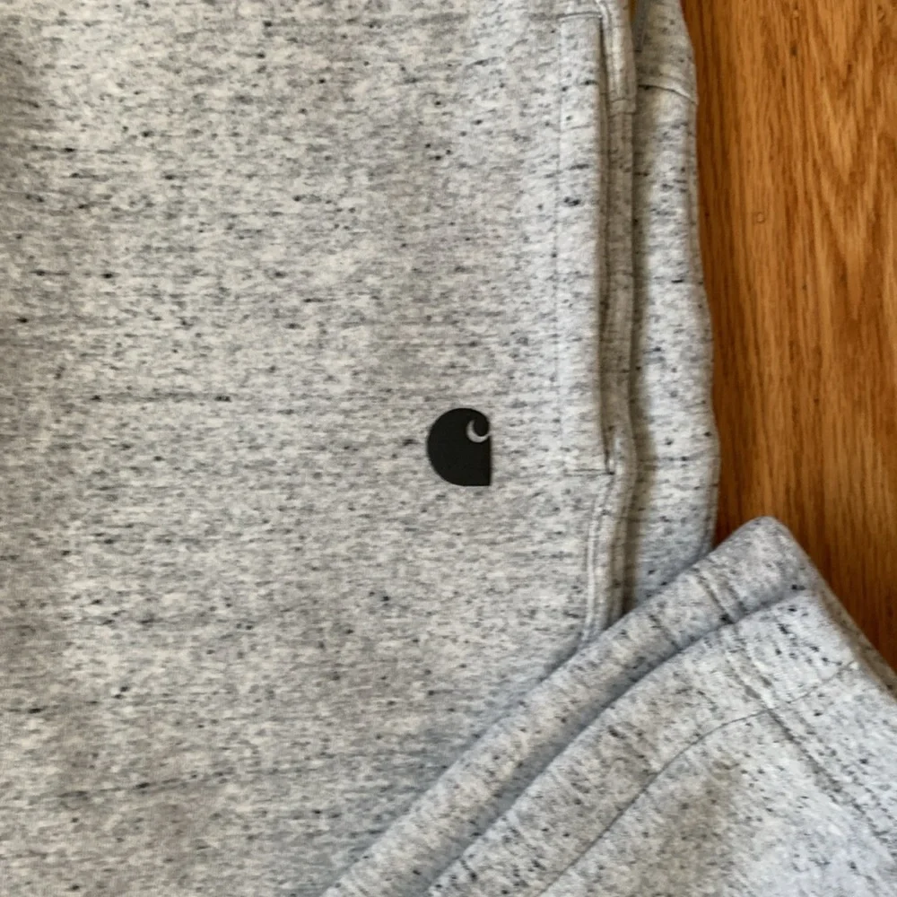 ❤️SOLD❤️Women’s carhartt relaxed fit joggers! NWT - Picture 2 of 5